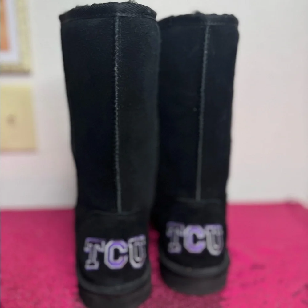 TCU 💜 Women’s Black Suede UGG-Style Calf-High, Faux Fur Boots (Size 9)
